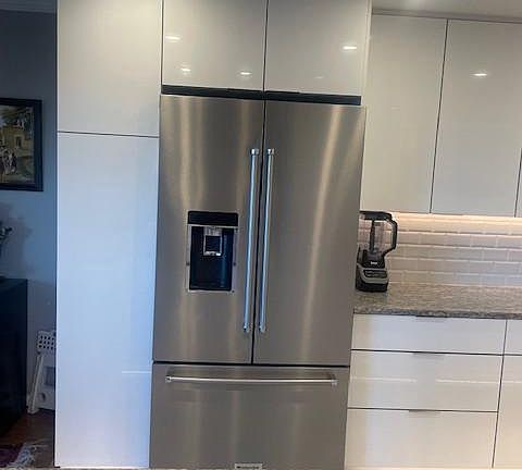 5th image of 307 Yoakum Pkwy APT 1822
