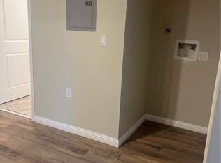 11442 Victory Blvd, North Hollywood, CA 91606