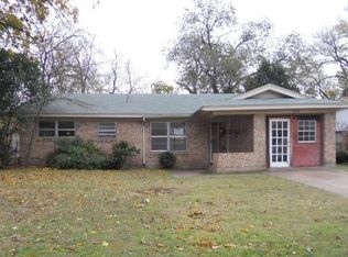 2738 Ridgewood St, Irving, TX 75062