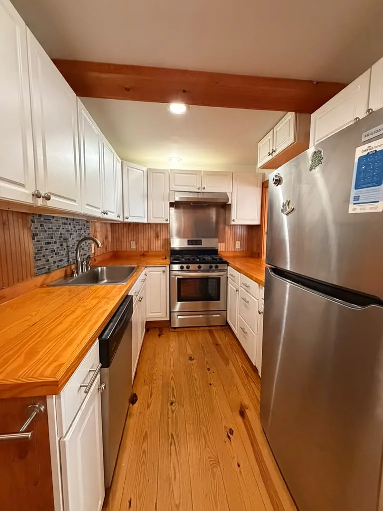 2 bed, 1000 sqft, $2,090 — Photo 1