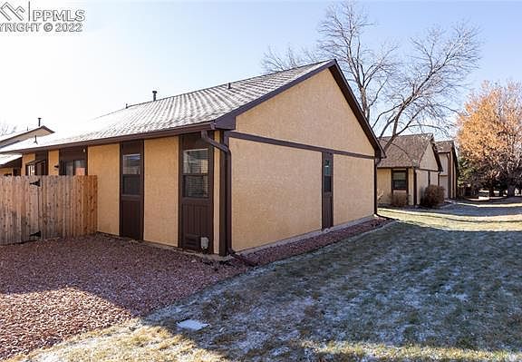 3rd image of 4533 Winewood Village Dr