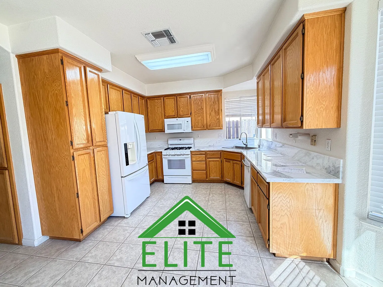 4 bed, 2269 sqft, $3,395 — Photo 4