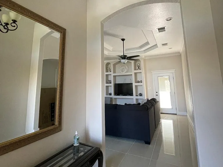 355 Christina Pkwy — Photo 4