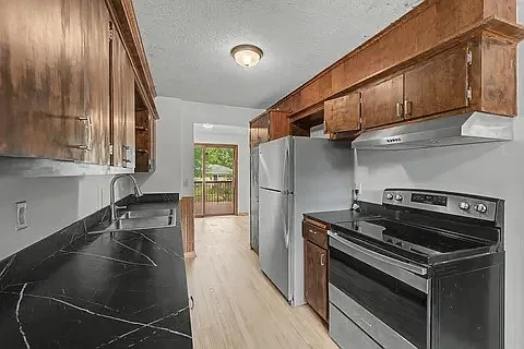 3701 Adair Ave N — Photo 2
