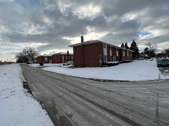 2nd image of 265 Riverbank Ave