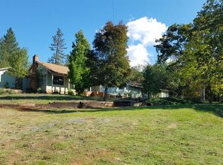 2495 Hamilton Ln, Grants Pass, OR 97527