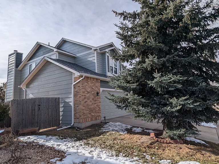 9045 Rochester Dr — Photo 3