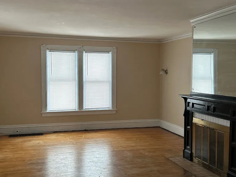 415 Amherst Ave — Photo 8