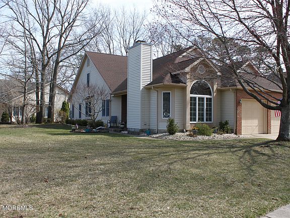 2nd image of 1583 Goldspire Road