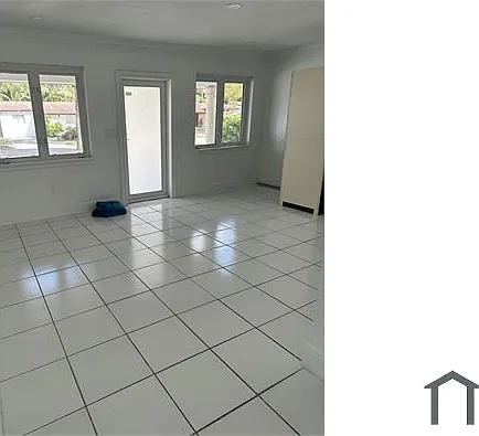 6466 SW 15th St — Photo 8