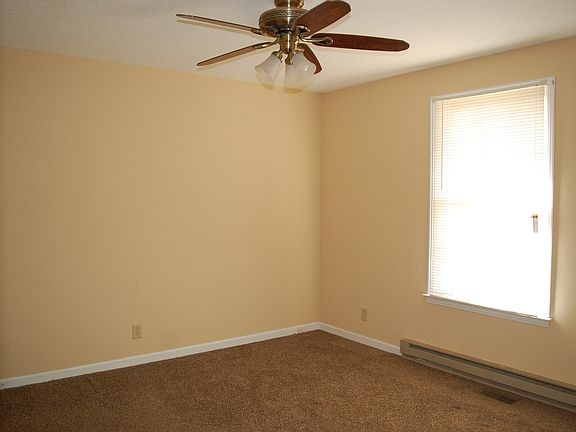 5th image of 3100 Spring Creek Ct