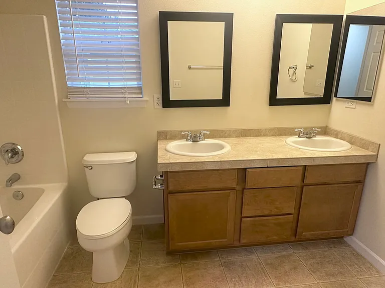 4315 Freemont St NE — Photo 26