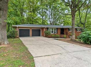 2205 Hathaway Dr, Greensboro, NC 27408