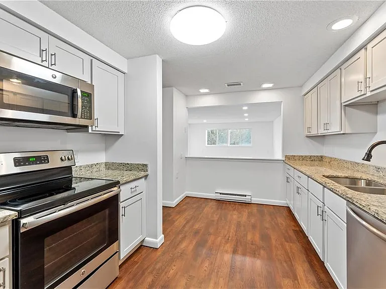 30 Argyle Ave #206 — Photo 15