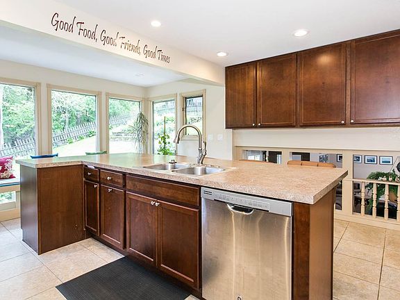 5th image of 2876 Wildwood Dr