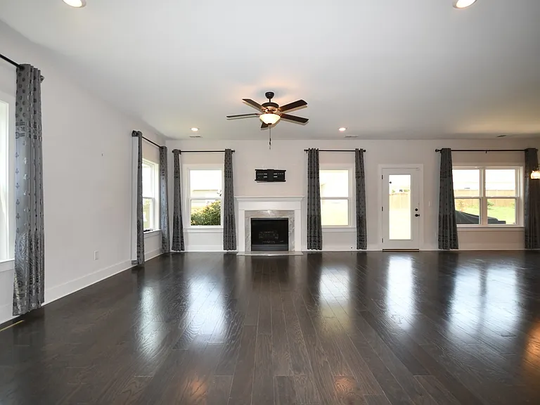 1663 Buttonwood Loop — Photo 2