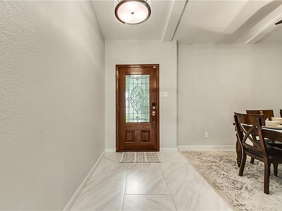 5th image of 1012 N Lindale Ln