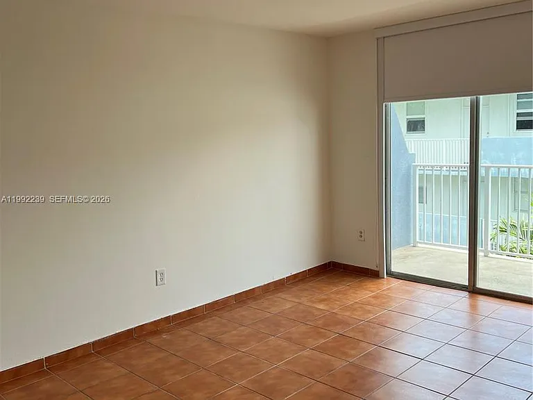 1801 S Treasure Dr #512A — Photo 8