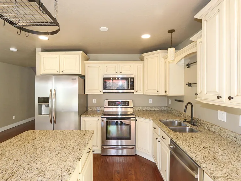 2088 S Orchard Dr — Photo 6
