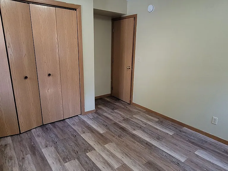 1013 Donald Ave SE — Photo 5