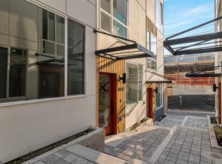 907 Hiawatha Pl S #D, Seattle, WA 98144