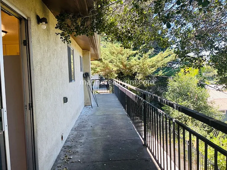 1488-1494 Valle Vista Ave — Photo 15