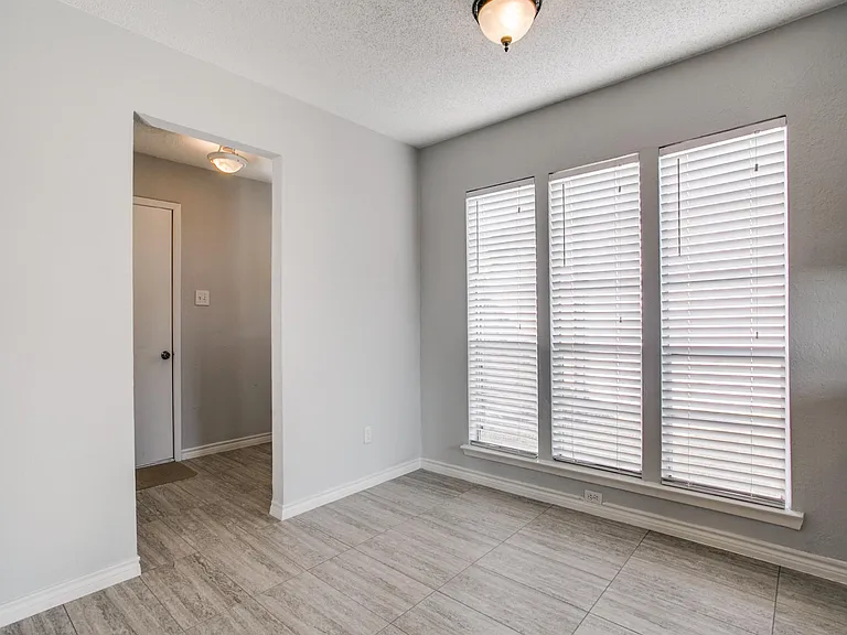 5424 Buckner Ct — Photo 8