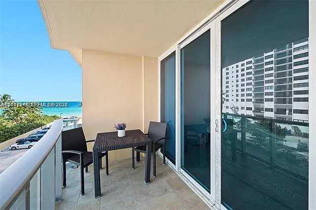 Building Photo - 2501 S Ocean Dr #402