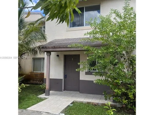 14030 NE 3rd Ct, Miami, FL 33161