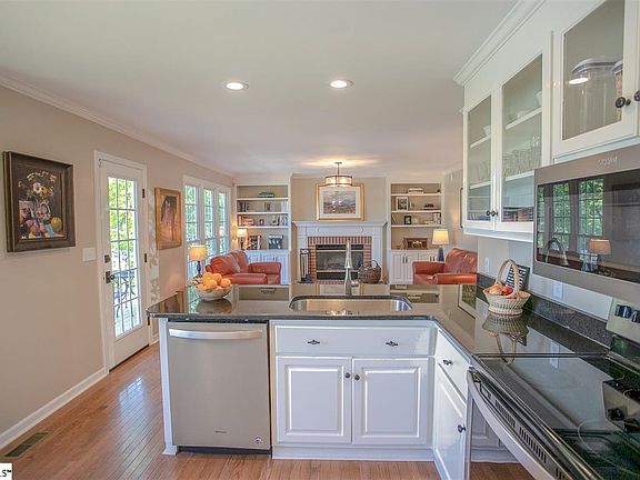 4th image of 109 Wolf Creek Ct