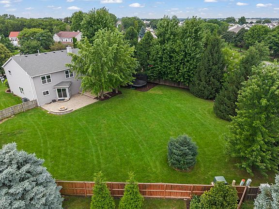 2nd image of 808 Livingston Ct