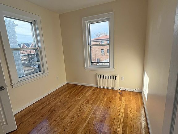 4th image of 15-32 126th St #1