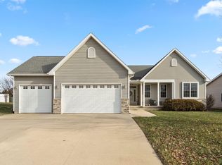 4817 Winghaven Dr, Waterloo, IA 50701