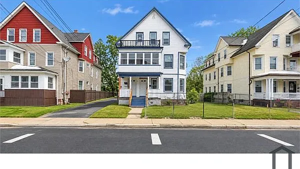 64 Rowe Ave #2