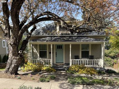 728 State St, Hood River, OR, 97031