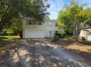 10 Hackberry Ct, Browns Summit, NC 27214