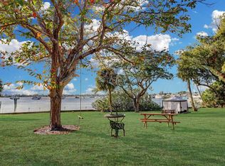 210 SW Atlanta Ave, Stuart, FL 34994