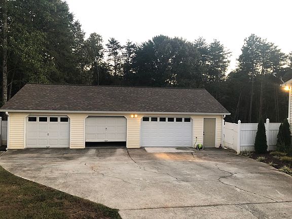 2nd image of 210 Featherwood Dr