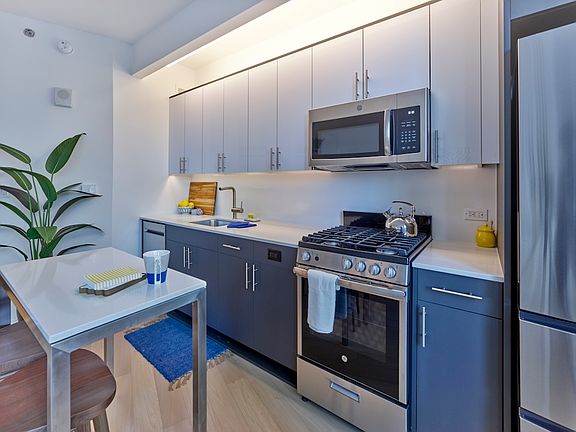 4th image of 43-12 Hunter St #12/2