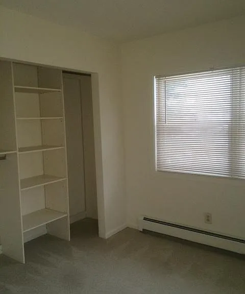 576 University Ave — Photo 14