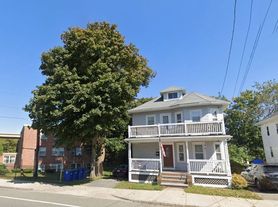 684 Washington St, Braintree, MA