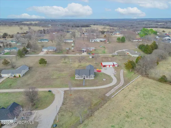 20 Marie St, Iberia, MO 65486