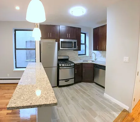 Rented by Uptown Flats LLC | media 22