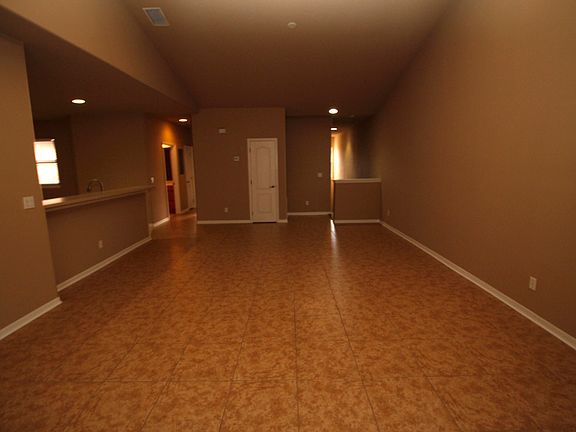 3rd image of 1050 Venetian Dr Unit 203