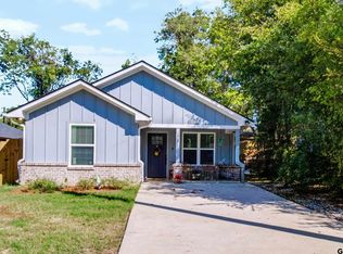 107 E Magnolia St, Troup, TX 75789