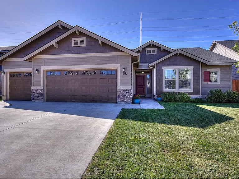 1365 E Yucca Cyn — Photo 1