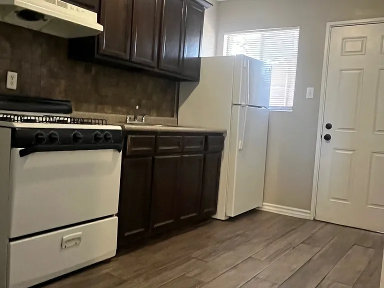 3236 Frankfort Ave #3 — Photo 5