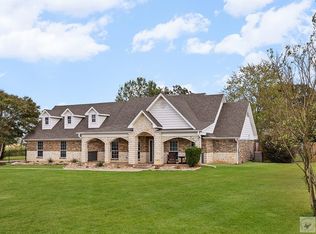 2 Tyler Ln, Hooks, TX 75561