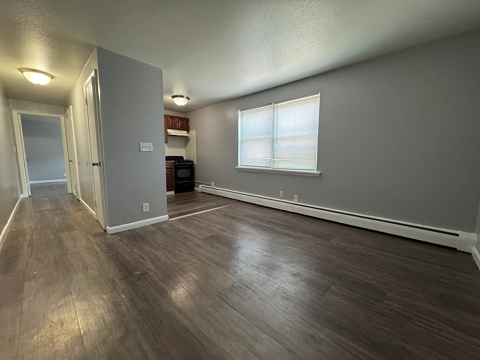 1 bed, 800 sqft, $1,295 — Photo 4