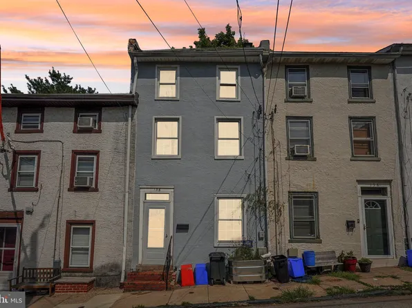 136 Conarroe St, Philadelphia, PA 19127